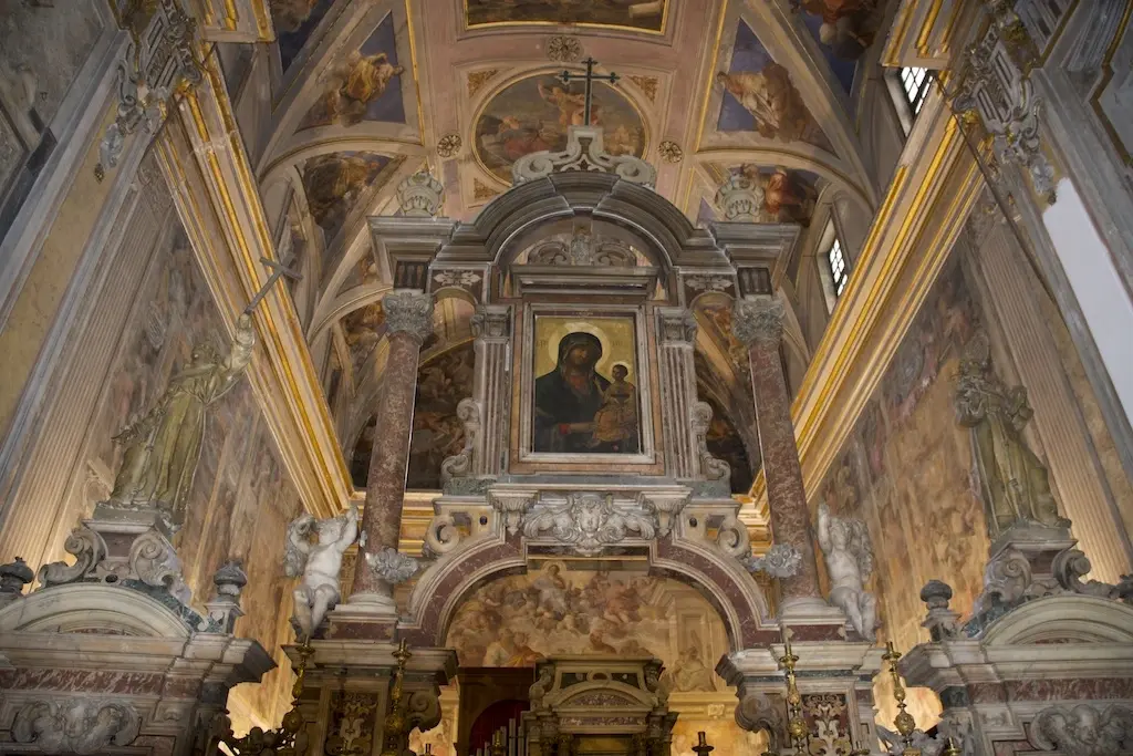 Napoli e il segreto di Dracula